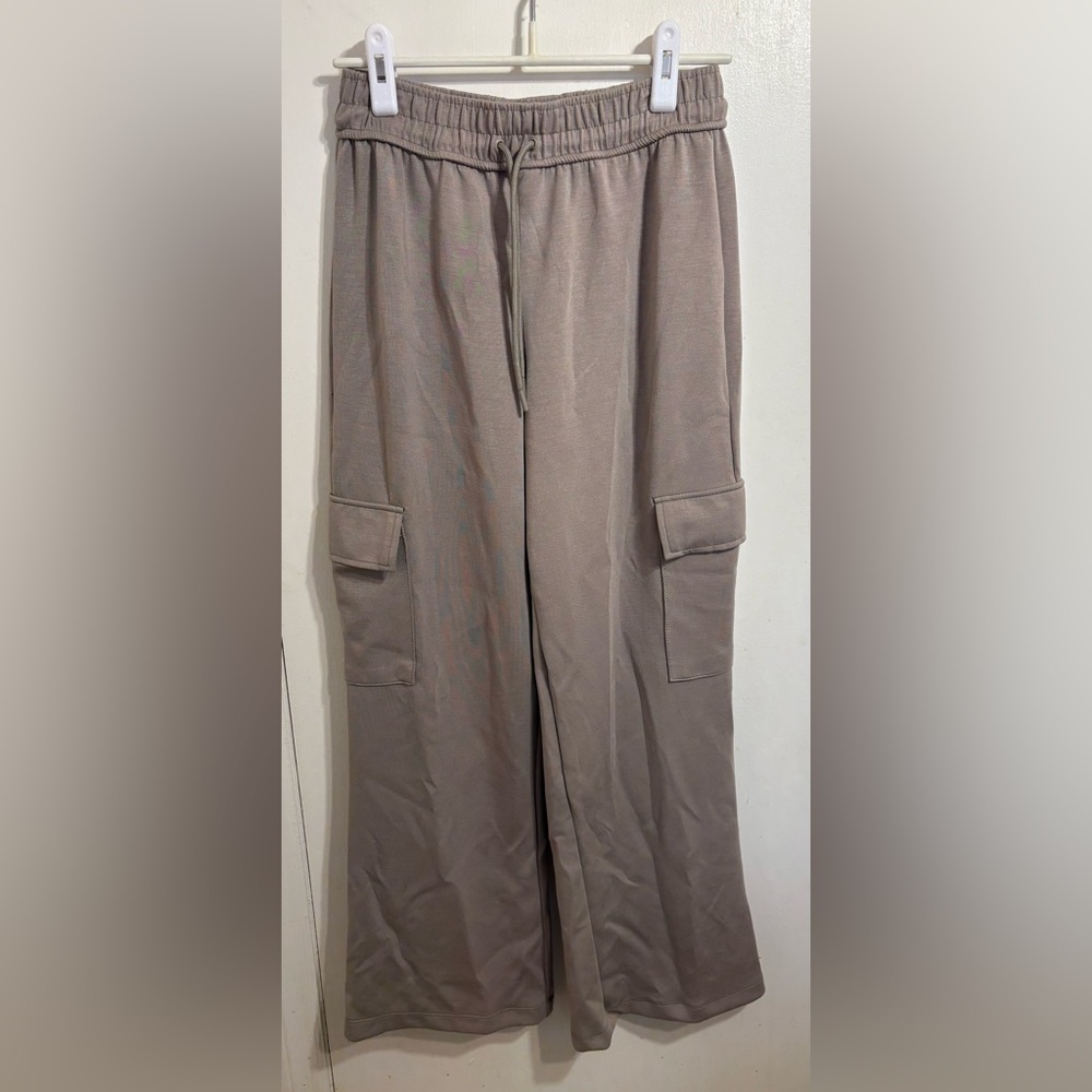 Happily Grey Cargo Sweatpants|size medium